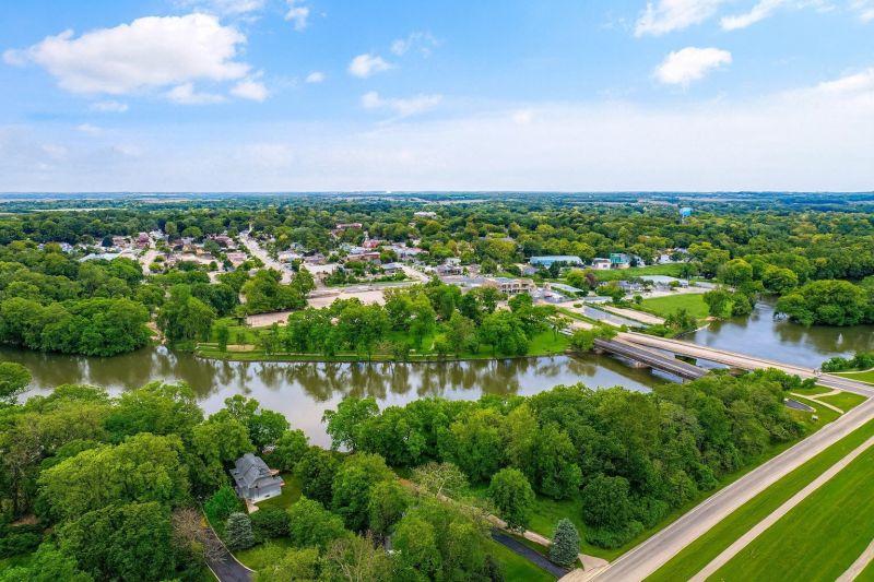 Local Plank Laminate Installation in Oswego, IL